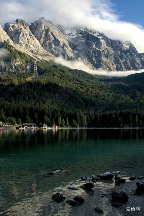 唐诗《江雪》字字直击人内心